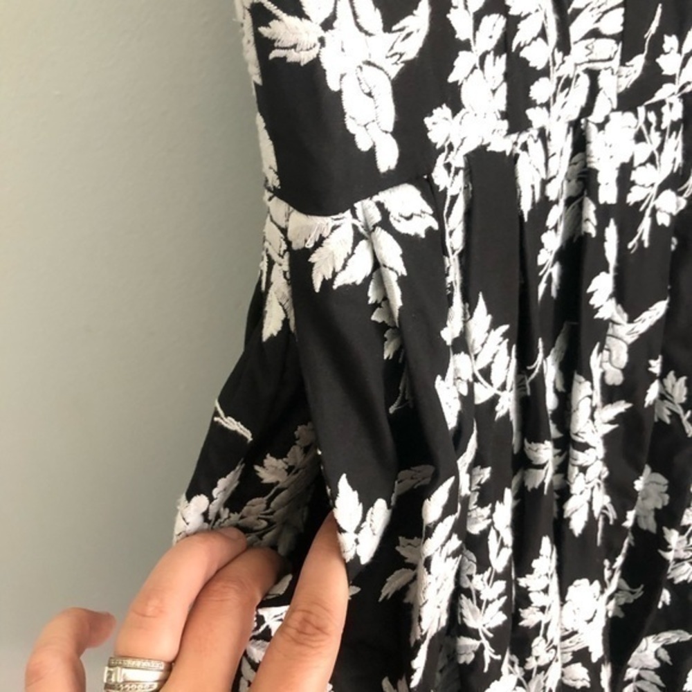Betsey Johnson Black White Floral Cocktail Dress 4 - Picture 5 of 10
